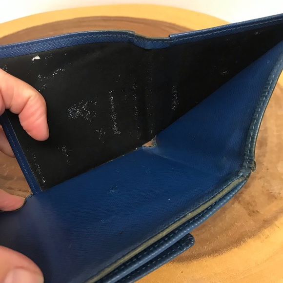 Louis Vuitton Epi Leather Mini Snap Wallet - Picture 10 of 11